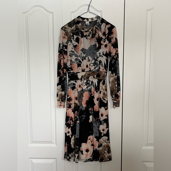 🇨🇦 Mandala Designs Long sleeved dress size xs - Picture 1 of 8